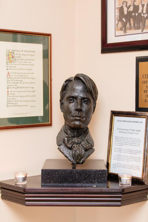 The Yeats County Inn Hotel 토버커리 외부 사진