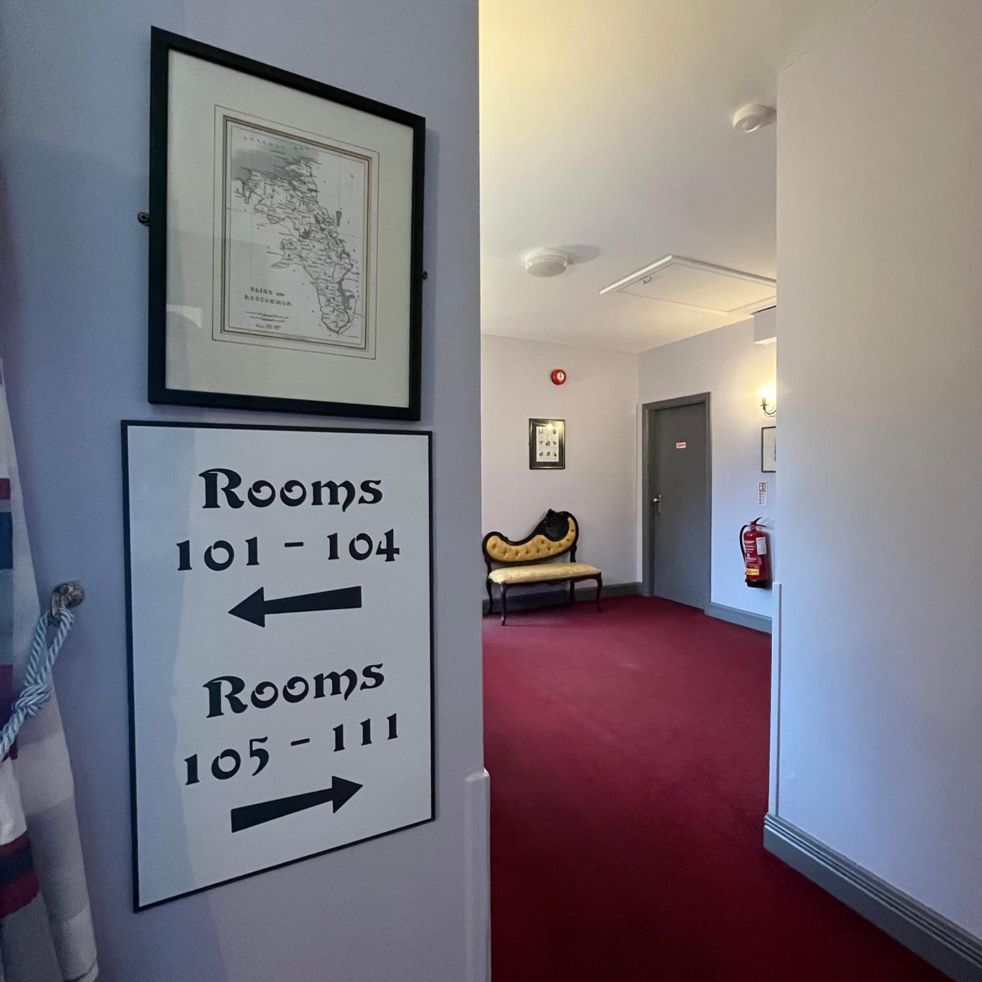 The Yeats County Inn Hotel 토버커리 외부 사진