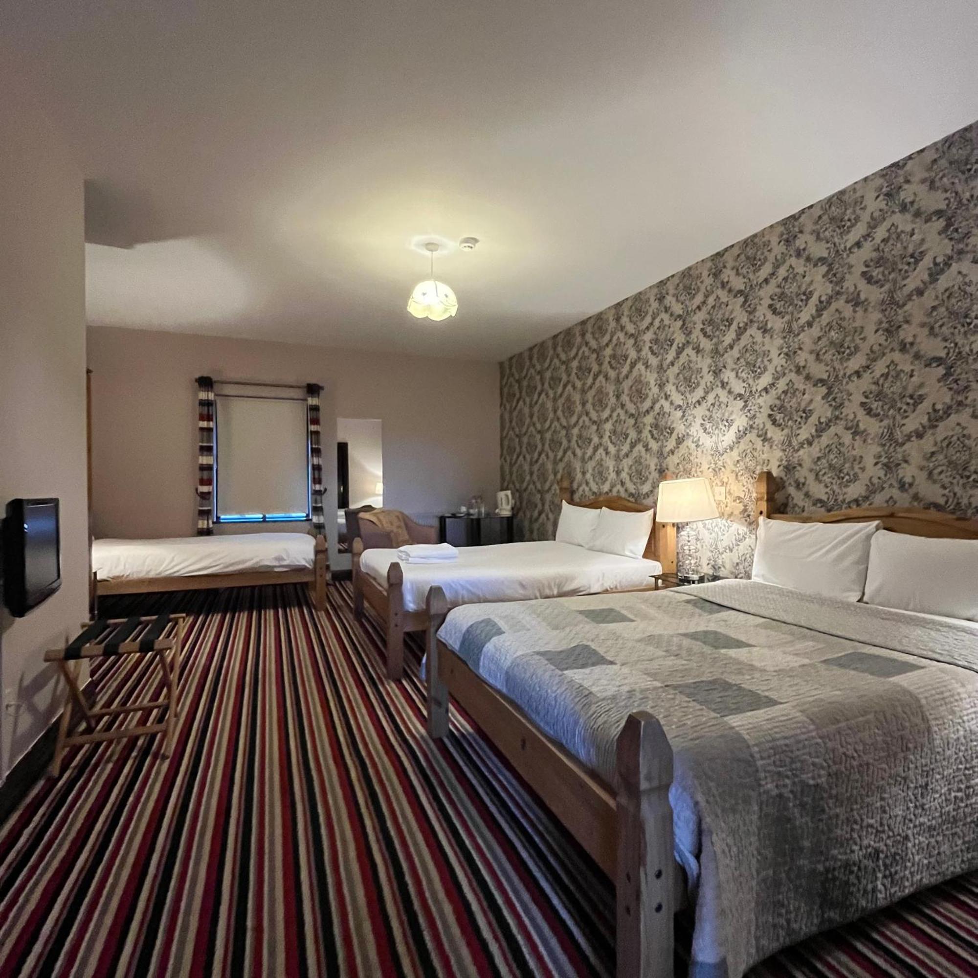 The Yeats County Inn Hotel 토버커리 외부 사진