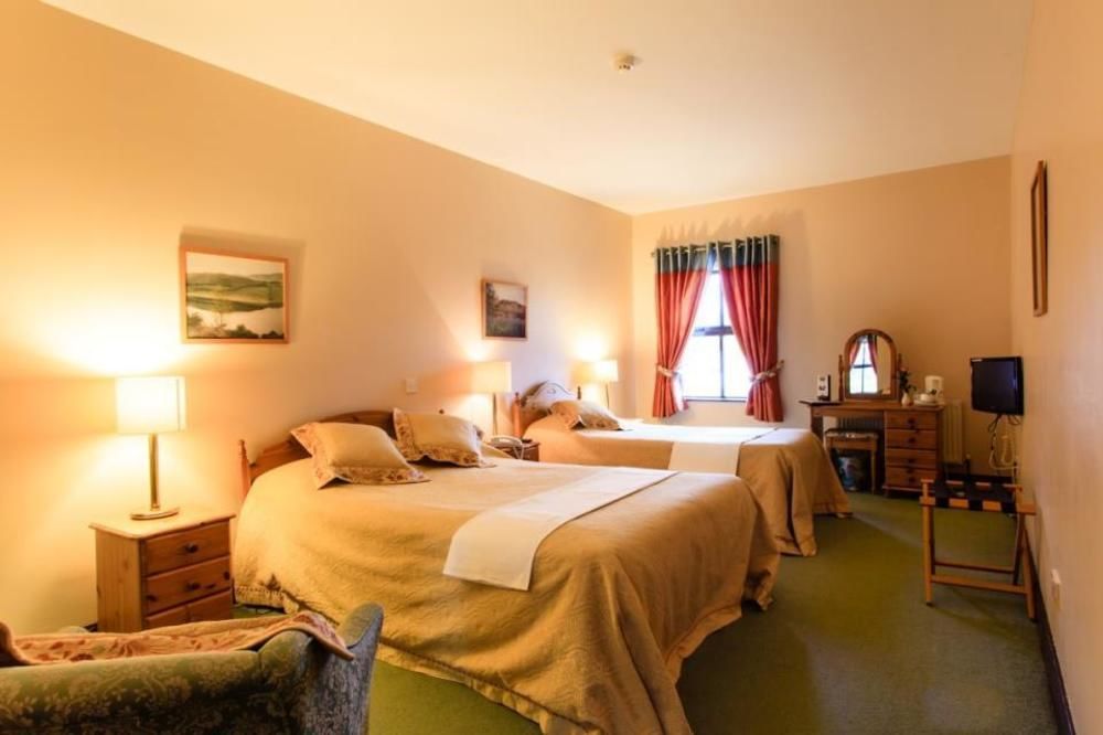The Yeats County Inn Hotel 토버커리 외부 사진