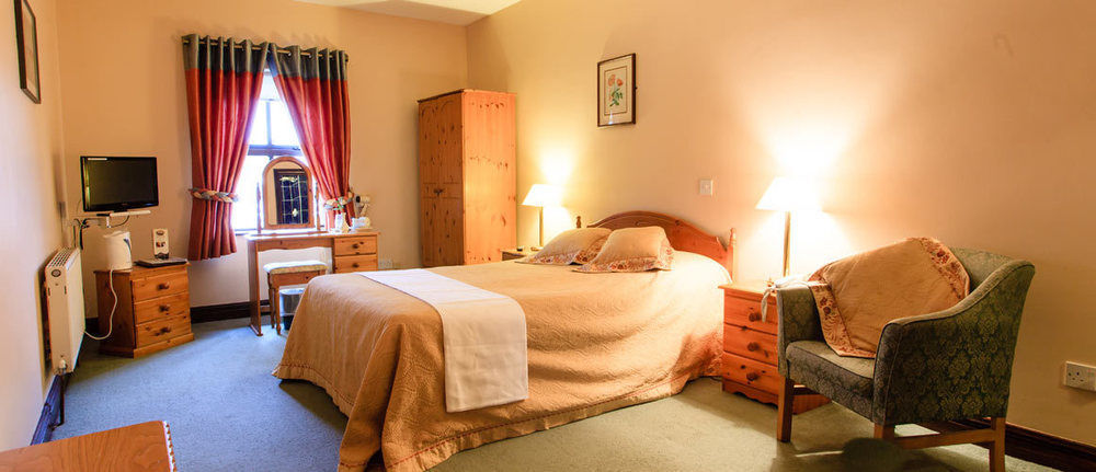 The Yeats County Inn Hotel 토버커리 외부 사진